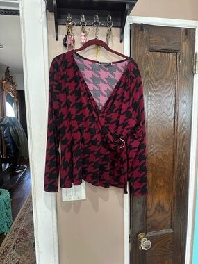 Melanie Lyne Burgundy  & Black Geometric Top